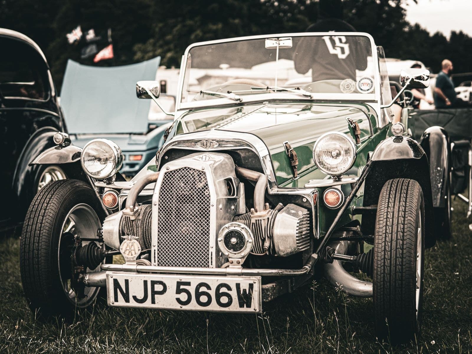 Voiture ancienne lors d’un rallye
